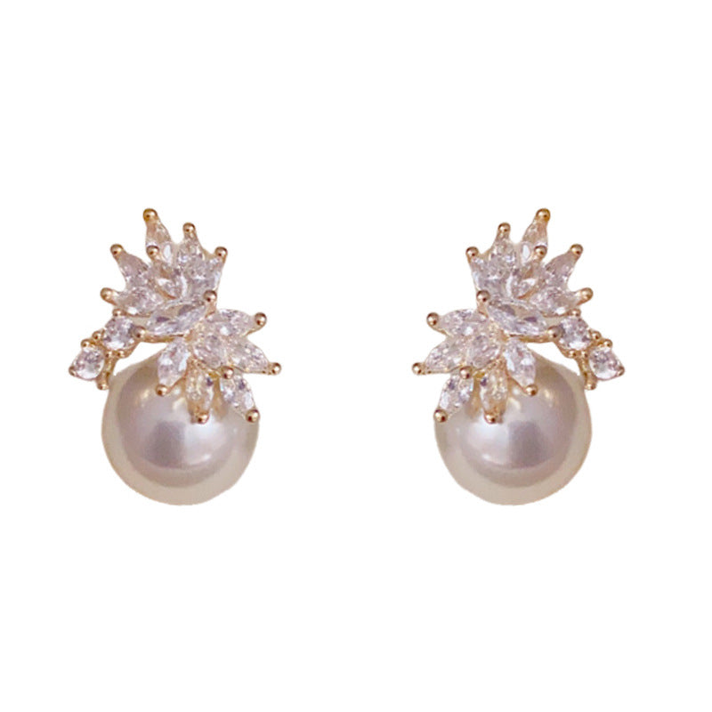 14K Gold Luxury Full-Zircon Leaf & Pearl Stud Earrings– Elegant Design