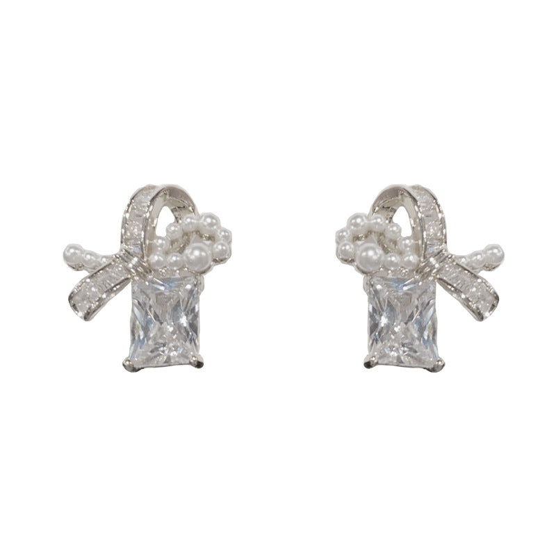 14K Gold Zircon Bow Square Crystal Ear Clip - Chic Elegance Design