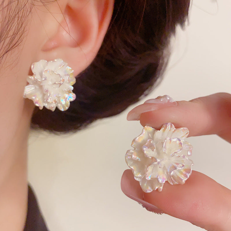 Luxury Iridescent Petal Stud Earrings – Elegant Floral Design
