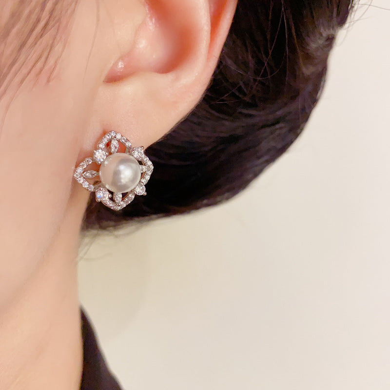 Elegant Zircon Diamond-Shaped Pearl Earrings - Geometric Design