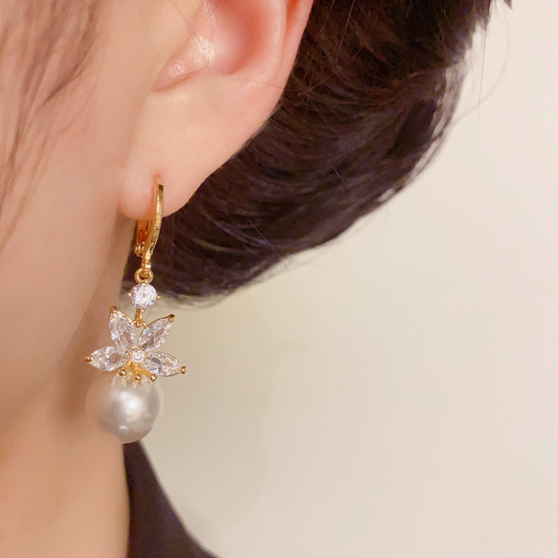 French-Style Zircon Leaf & Pearl Tassel Earrings – S925 Silver Needle