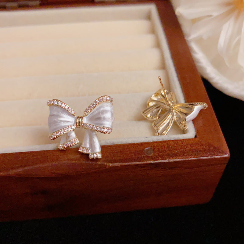 Luxury Zircon Bow-Shaped Bow Earrings – Elegant Design