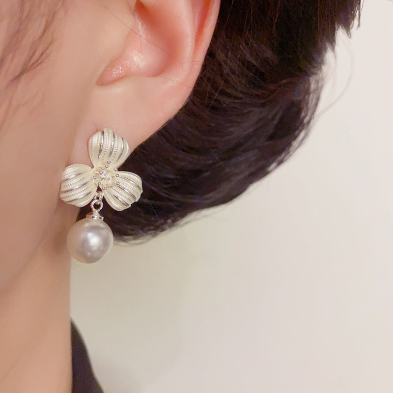 Silver Three-Leaf Flower & Pearl Drop Earrings – S925 Silver Needle