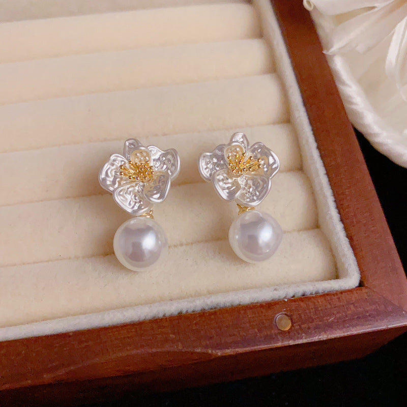 Luxury Metal Petal Pearl Drop Earrings – Elegant Floral Design