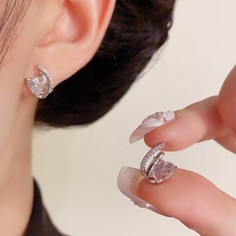Luxury Zircon Geometric Heart Stud Earrings – Elegant Design
