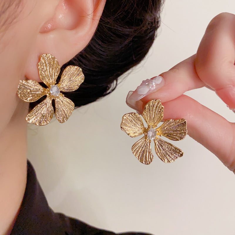 Elegant Zircon 3D Petal Stud Gold Earrings – Floral Design