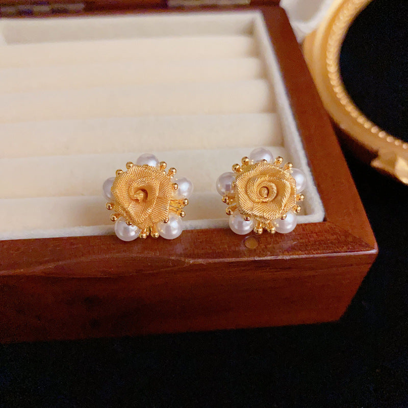 18K Gold Luxury Pearl & 3D Rose Stud Earrings – Elegant Design