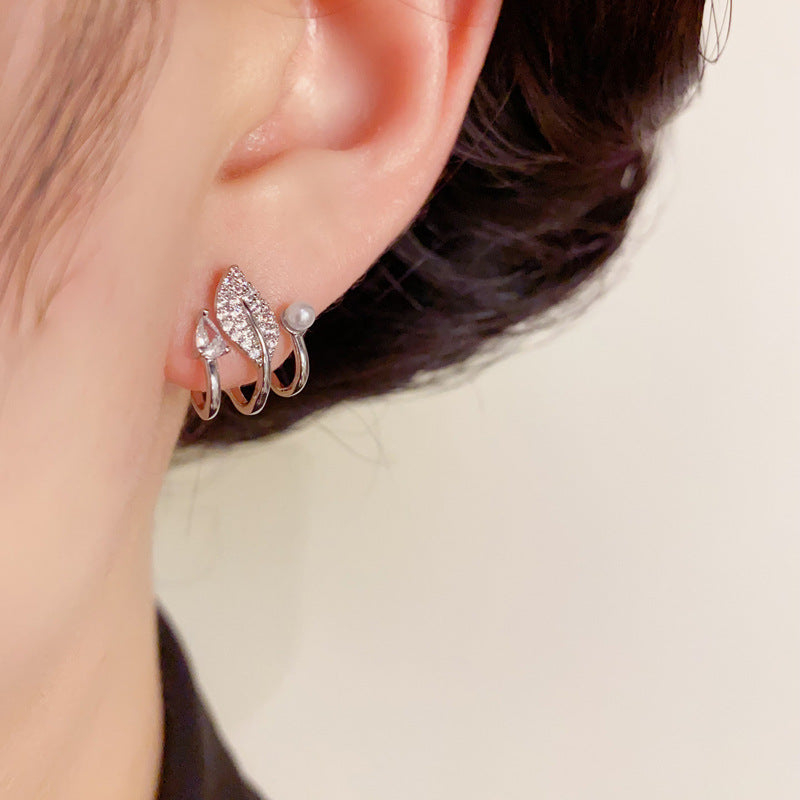 14K Gold-Plated Zircon Leaf Pearl Earrings – Elegant Minimalist Design