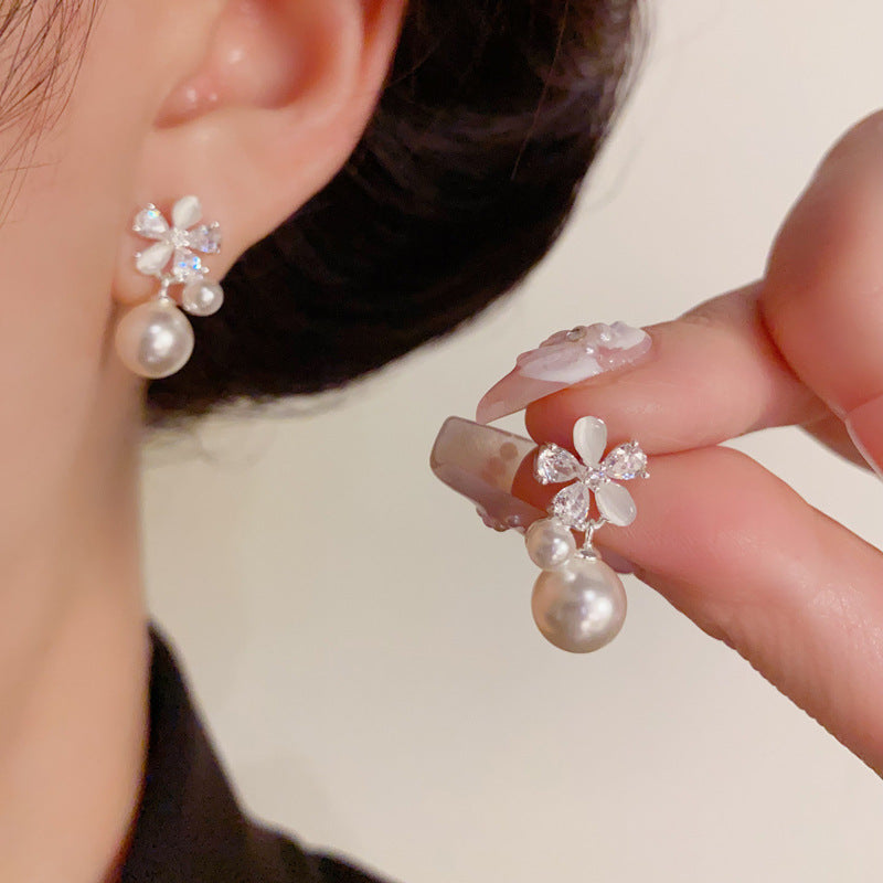 Luxury Zircon Cat's Eye & Flower Pearl Stud Earrings – Elegant Design