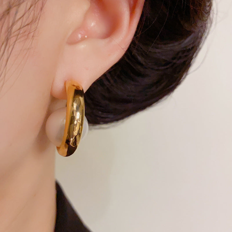 Luxury 18K High-Gloss Bead C-Shaped Hoop Earrings – Elegant Design