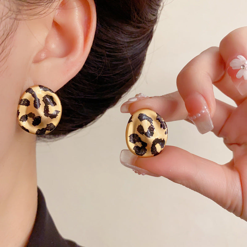 Luxury Leopard Oval Stud Earrings – Elegant Retro Design