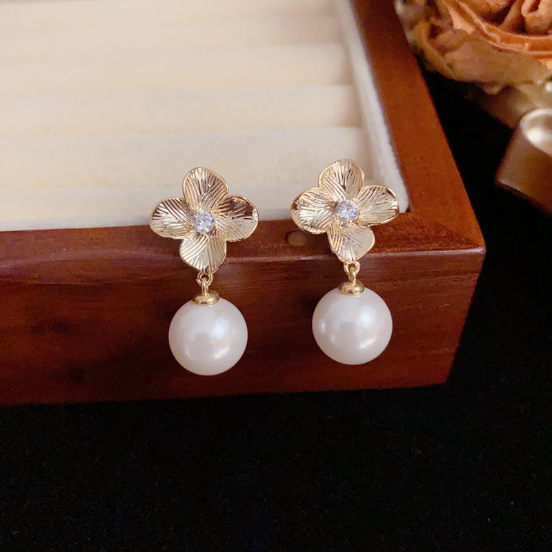 Luxury Metal Petal & Faux Pearl Drop Gold Earrings – Floral Design