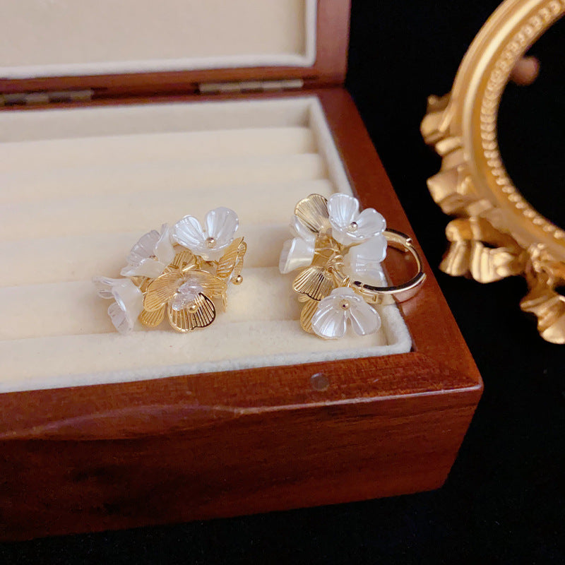 Elegant White Zircon & Metal Petal Ear Cuff Earrings – Floral Design