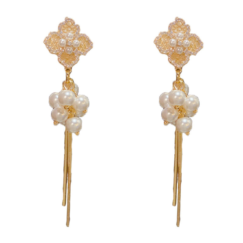 Luxury 4-Leaf Flower Long Pearl Tassel Drop Earrings – Elegant Design