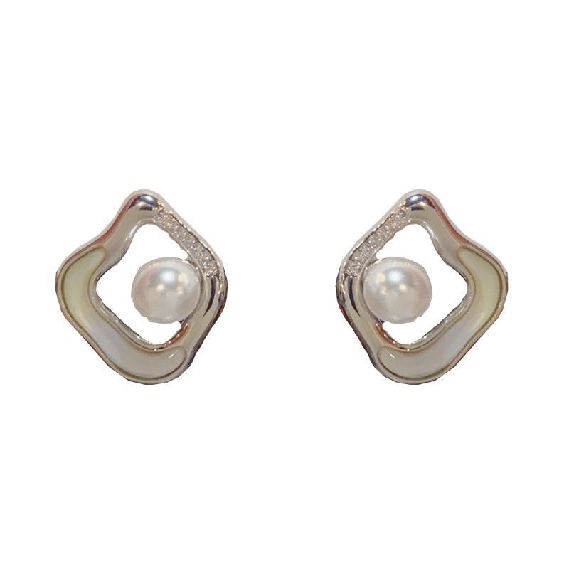 Luxury Mother-of-Pearl Geometric Stud Earrings – Elegant Design