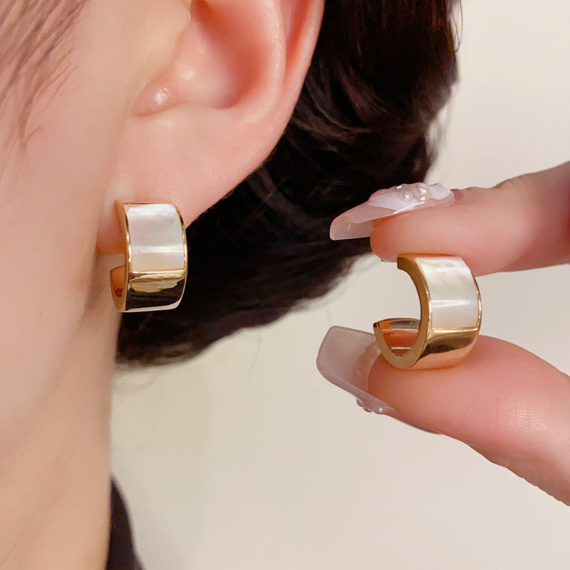 14K Gold-Plated Geometric Shell C-Shaped Earrings – Minimalist Design