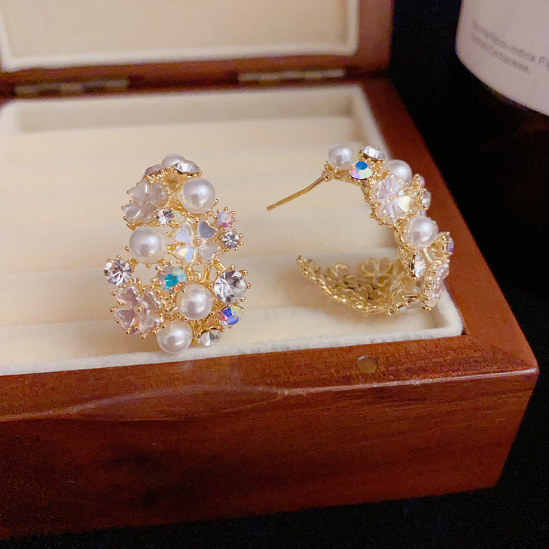 14K Gold Hollow C-Shaped Flower & Pearl Hoop Earrings – Floral Design