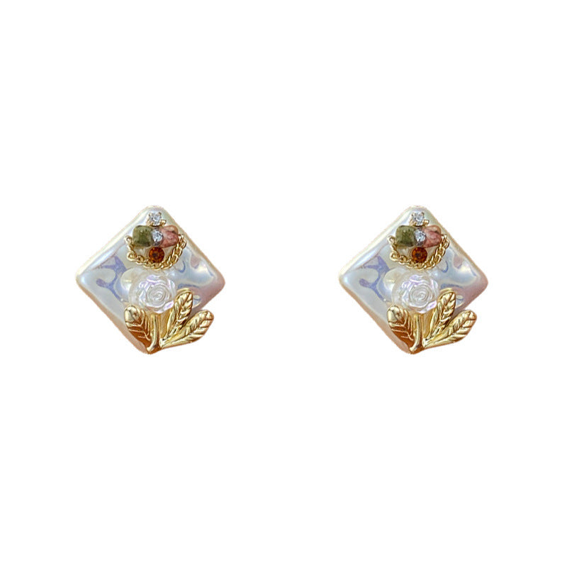 Elegant Baroque Pearl Rhombus Stud Earrings – Geometric Design
