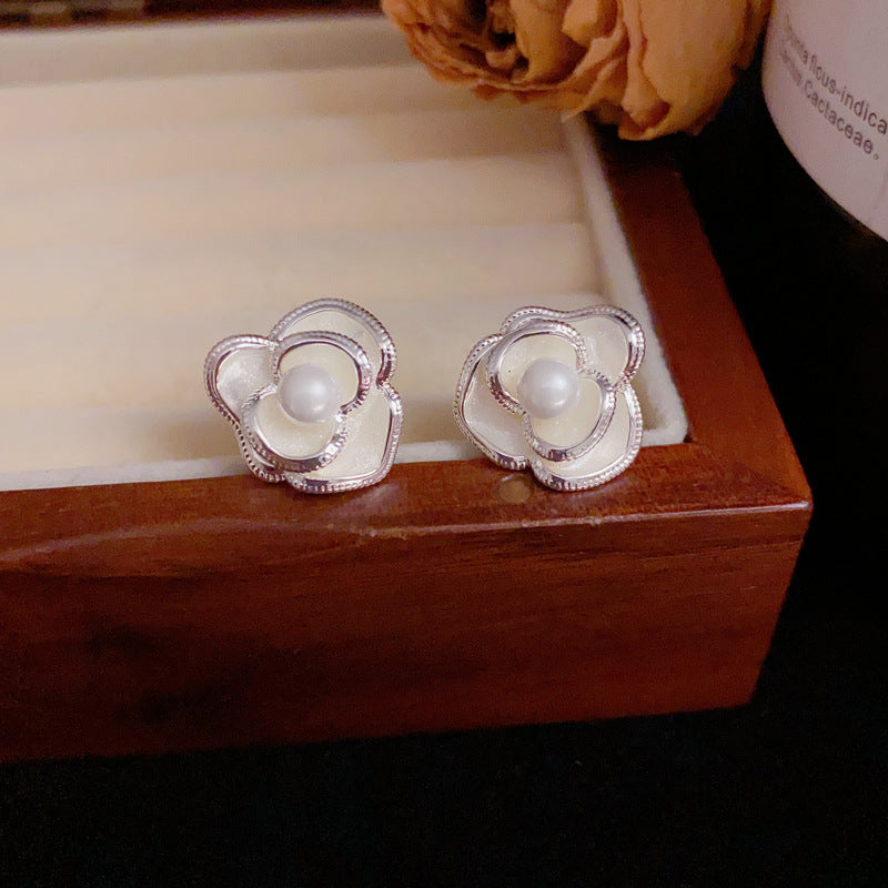 Luxury Metal Flower Stud Sliver Earrings – Elegant Floral Design