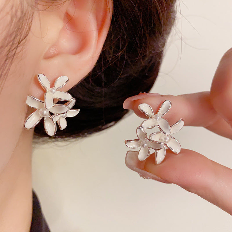 Silver-Plated Bold Enamel Petal Stud Earrings – Elegant Floral Design