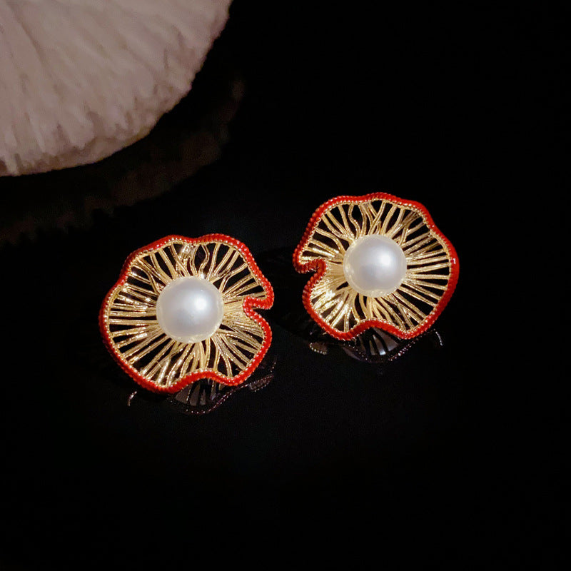 Elegant Red Curled Leaf Pearl Gold Earrings – Floral Design