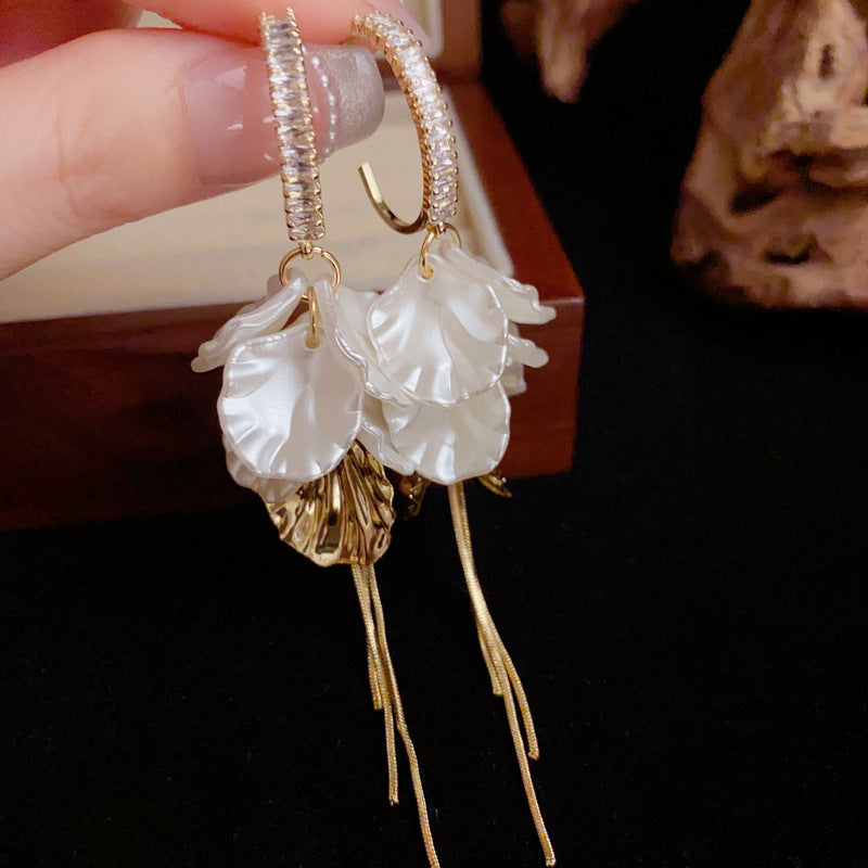 14K Gold Zircon White Petal Contrast Tassel Earrings – Elegant Design