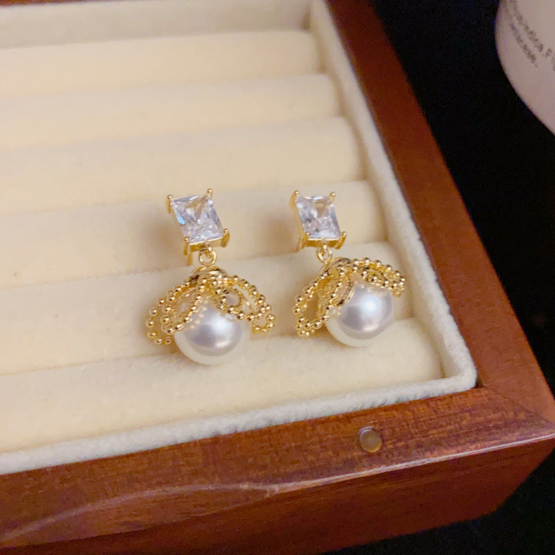 14K Gold Square Zircon & Pearl Petal Drop Earrings – Elegant Design