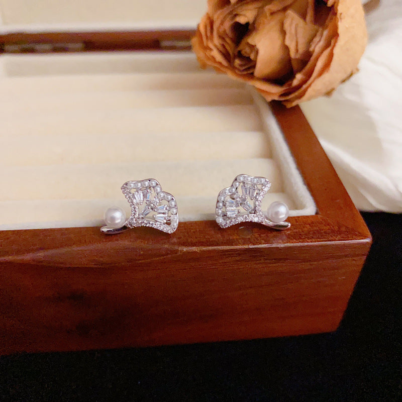 Luxury Full-Zircon Pearl Ginkgo Leaf Stud Earrings – Elegant Design