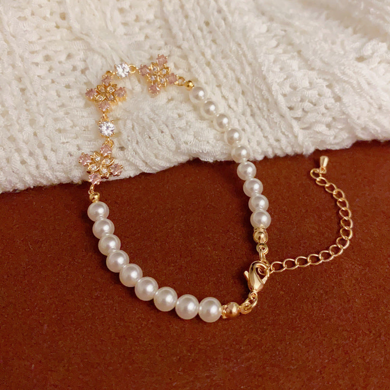 14K Gold Diamond-Inlaid 4-Leaf Flower Pearl Bracelet – Elegant Design