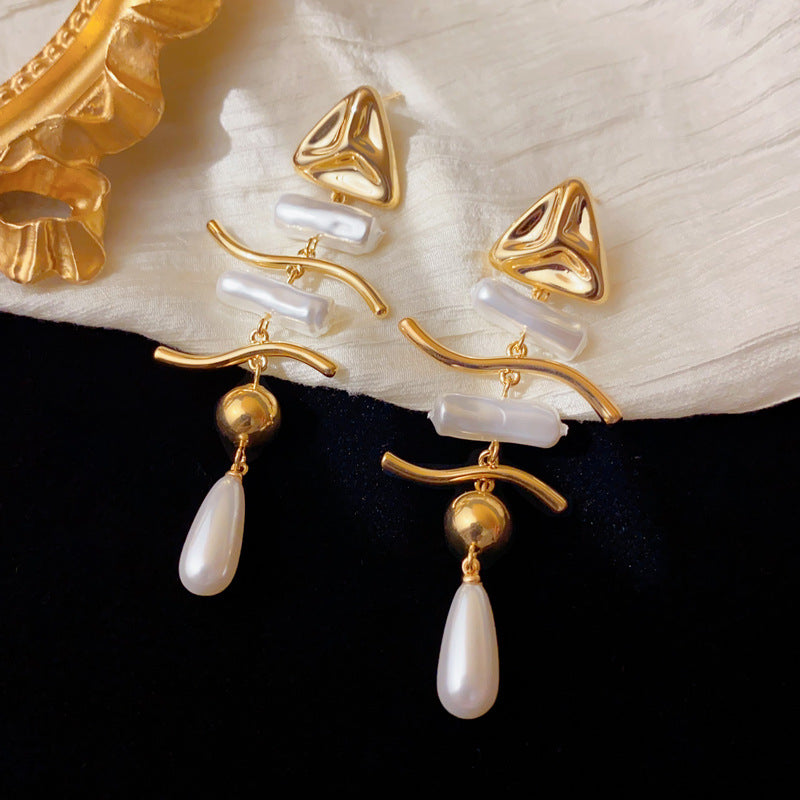 Luxury Geometric Triangle Pearl Tassel Earrings – Elegant Design