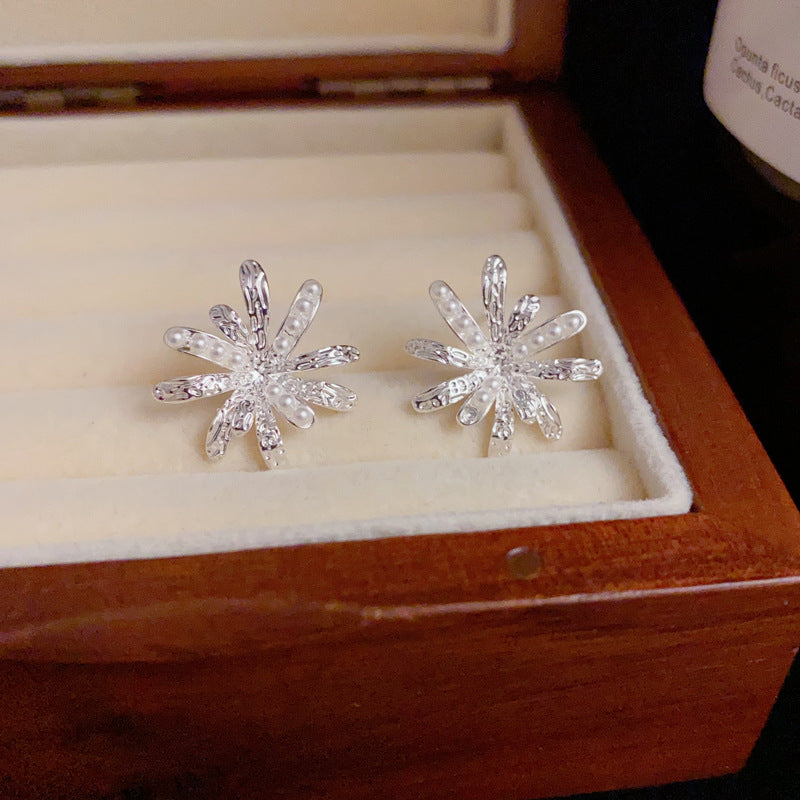 14K Gold-Plated Pearl Firework Stud Earrings – Chic Floral Design