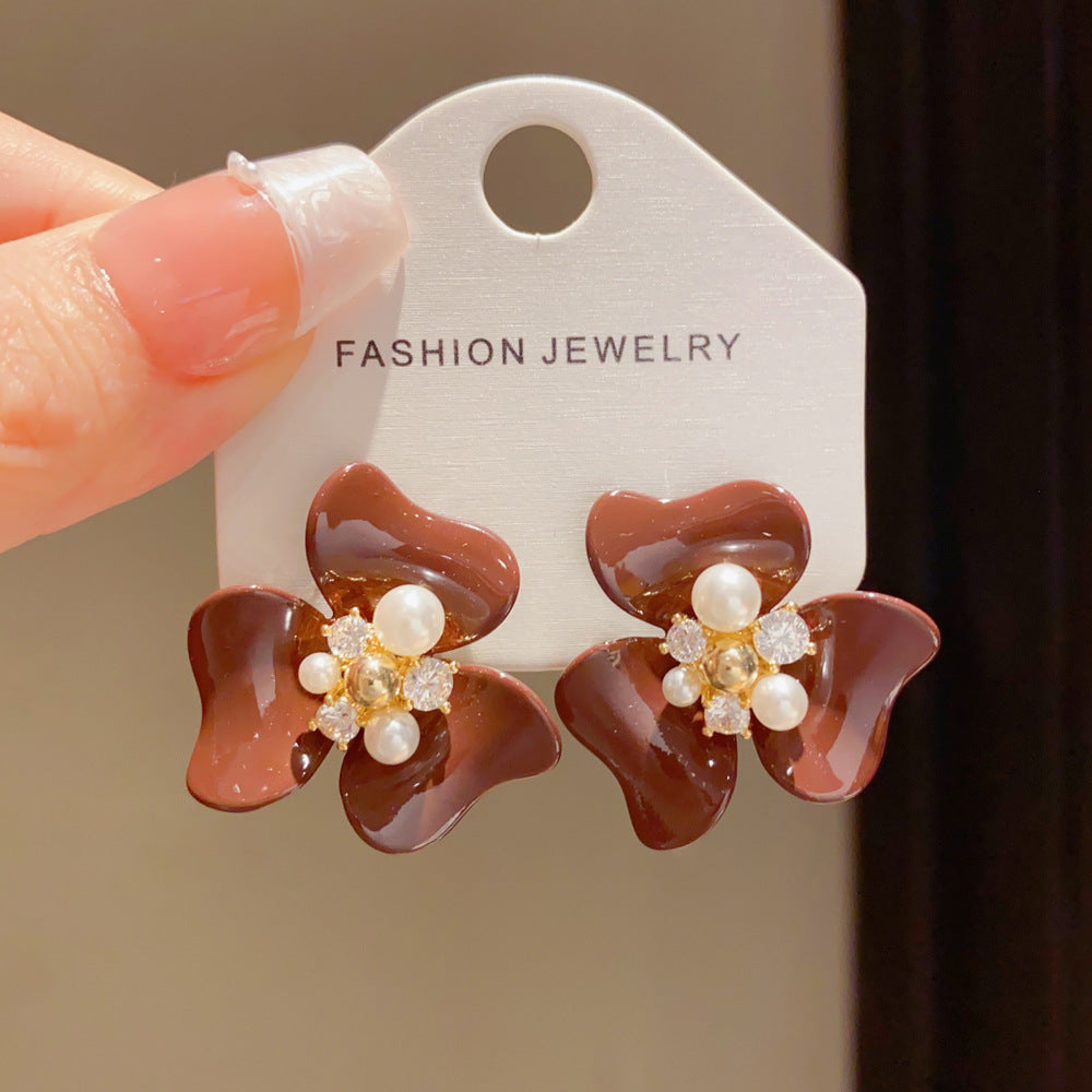 Eaioncol Enamel Pearl Floral Stud Earrings Brown White