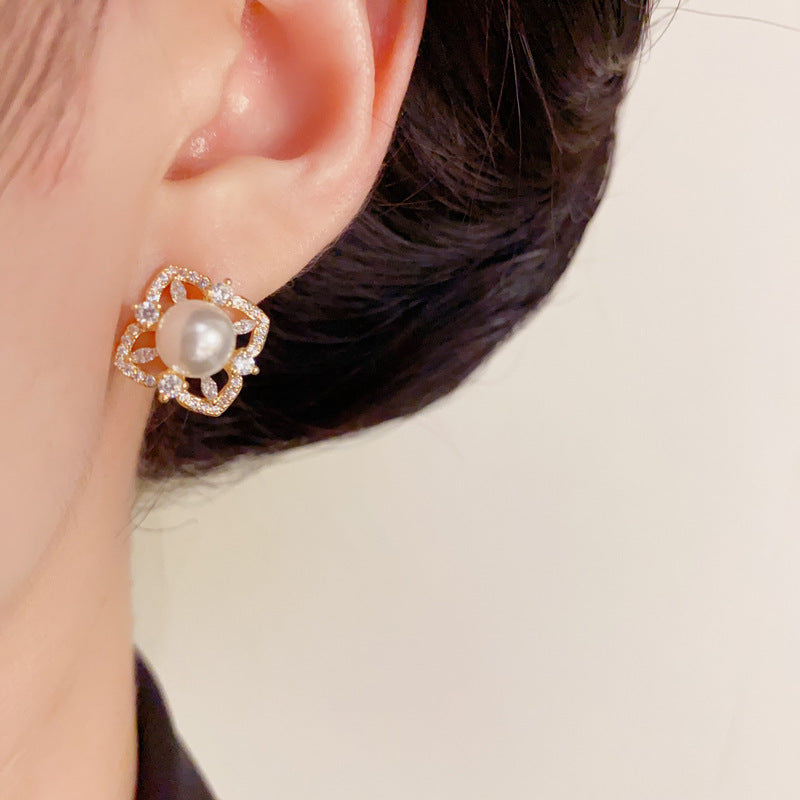 Elegant Zircon Diamond-Shaped Pearl Earrings - Geometric Design
