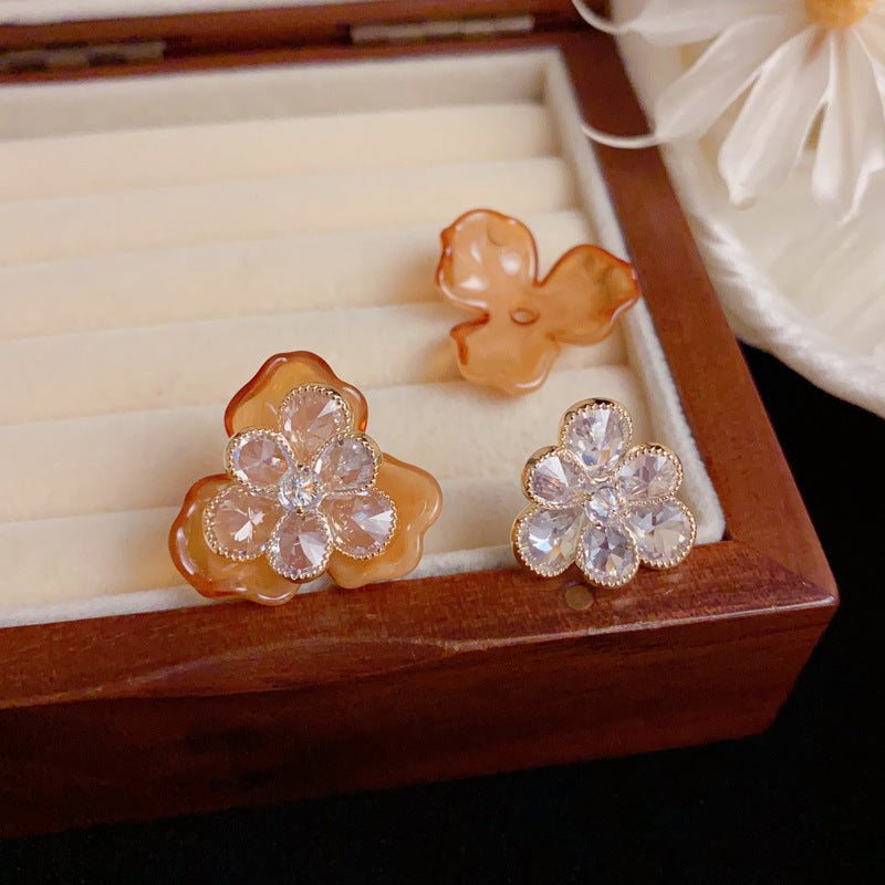 Elegant Double-Wear Petal Stud Earrings – Floral Design