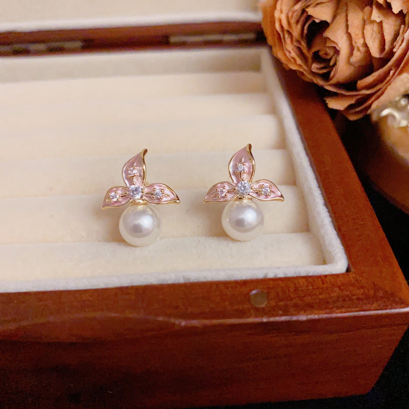 Elegant Three-Leaf Flower & Pearl Stud Earrings – S925 Silver Needle