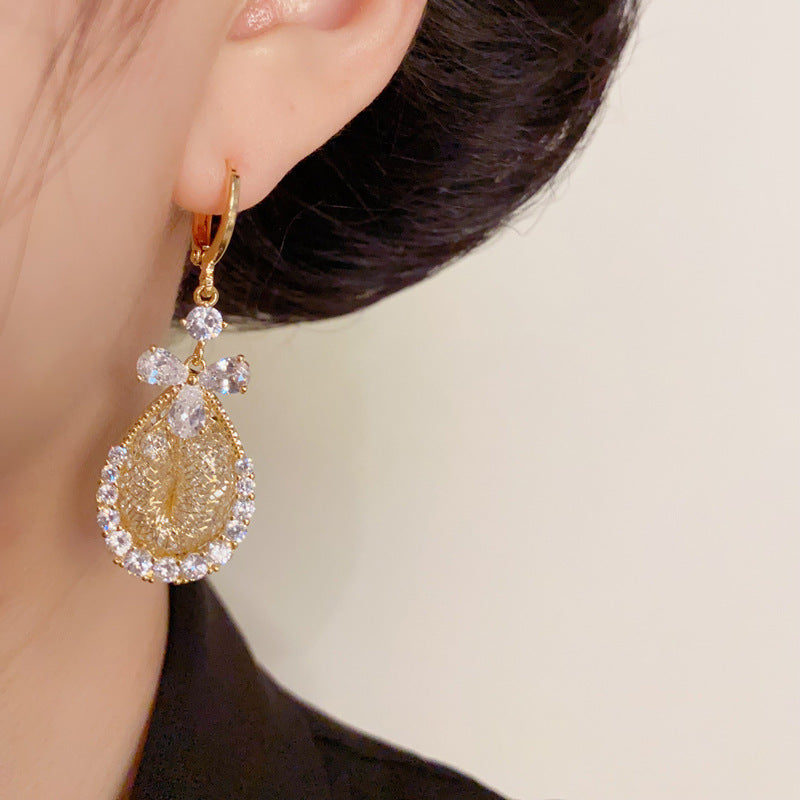 Luxury Zircon Petal & Mesh Droplet Drop Earrings – Elegant Design