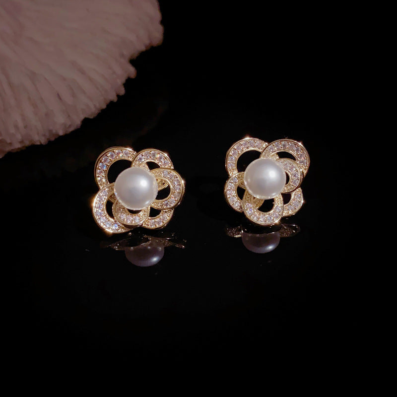 Elegant Full-Zircon Openwork Pearl Petal Stud Earrings – Floral Design