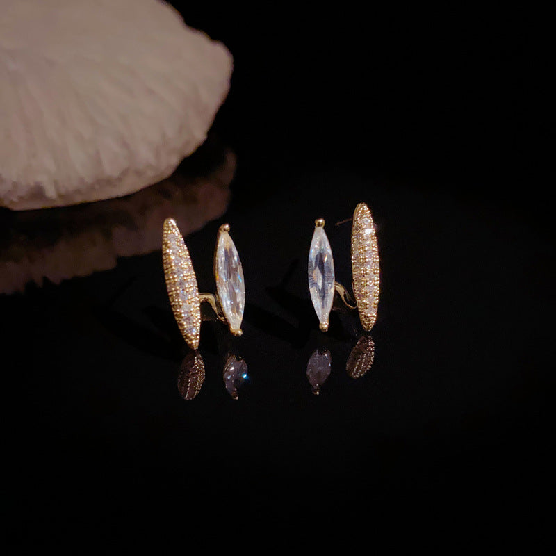 Luxury Double-Layer Zircon Grain Stud Earrings – Geometric Design