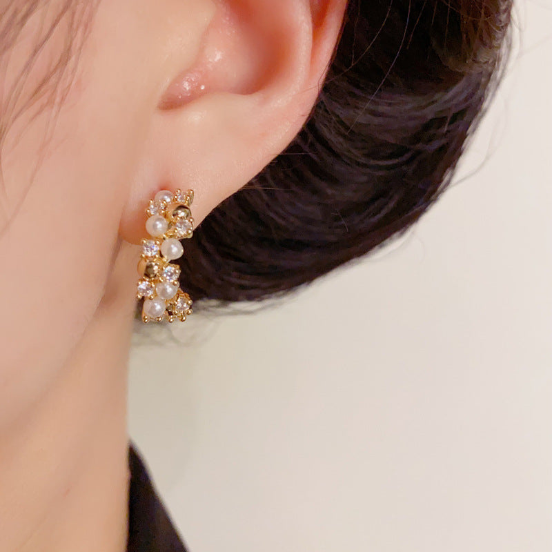 Luxury Zircon & Pearl C-Shaped Hoop Earrings– Elegant Geometric Design