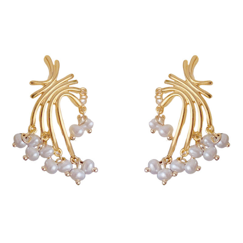 Luxury Metal Line & Pearl Tassel Drop Gold Earrings – Geometric Design