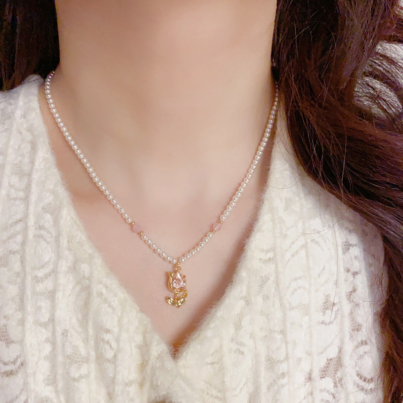 14K Gold Tulip Pendant Glass Bead Necklace – Elegant Floral Design