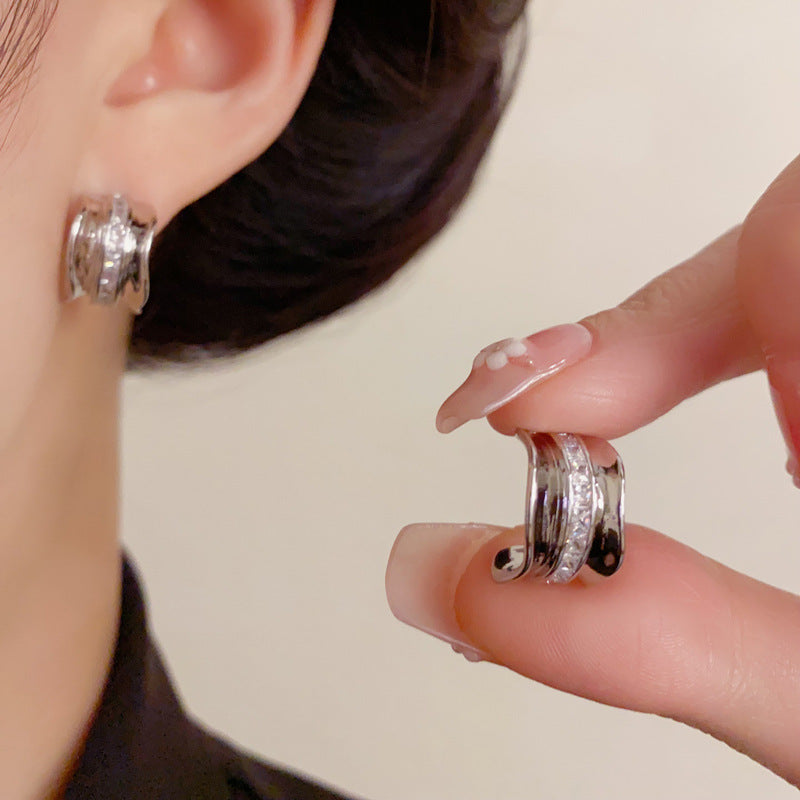 Elegant Zircon Irregular Metal Hoop Earrings – French Retro Design