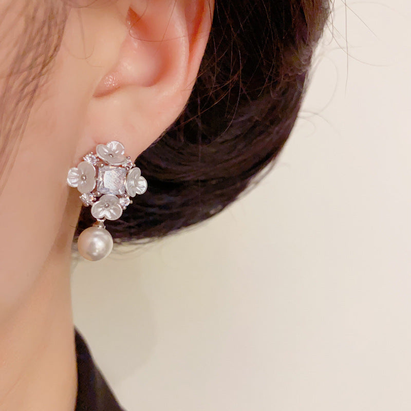 Minimalist Petal Zircon & Pearl Drop Earrings – Elegant Floral Design