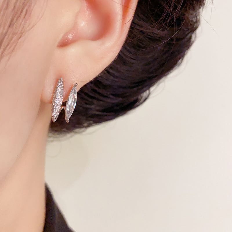 Luxury Double-Layer Zircon Grain Stud Earrings – Geometric Design