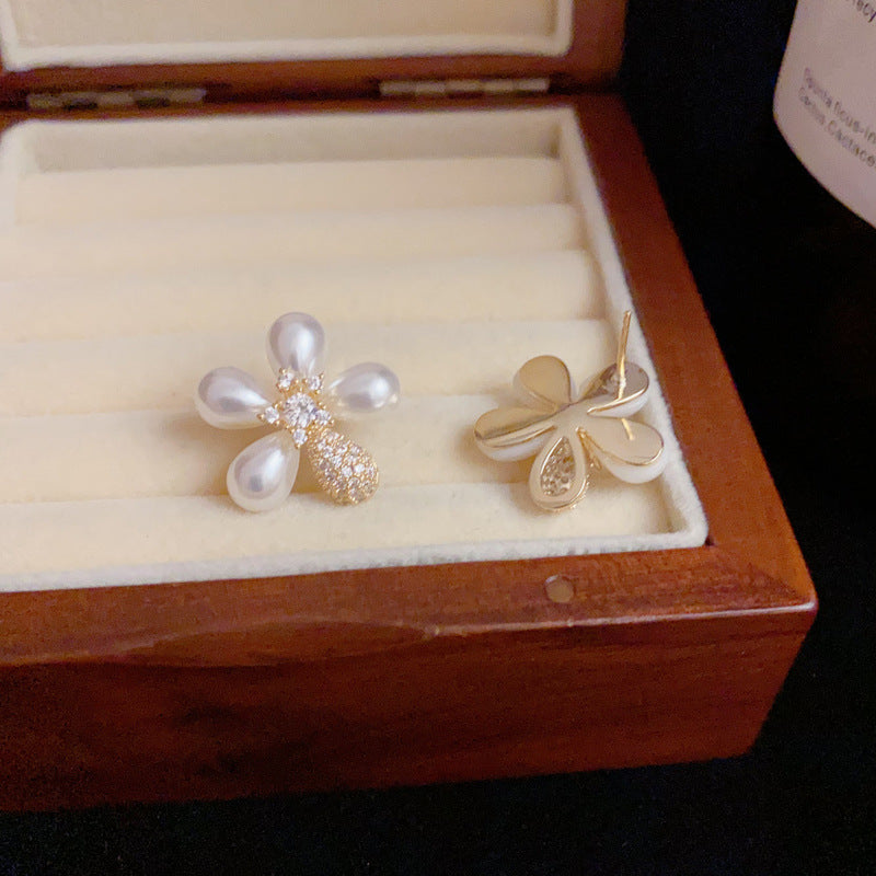14K Gold Zircon Pearl Petal Stud Earrings – Elegant Floral Design