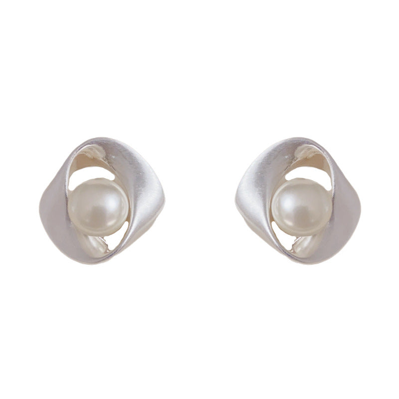 Luxury Brushed Metal Geometric Pearl Gold Earrings – Elegant Design
