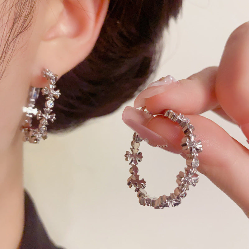 Luxury Metal Cross Hoop Earrings – Silver Needle Geometric Design