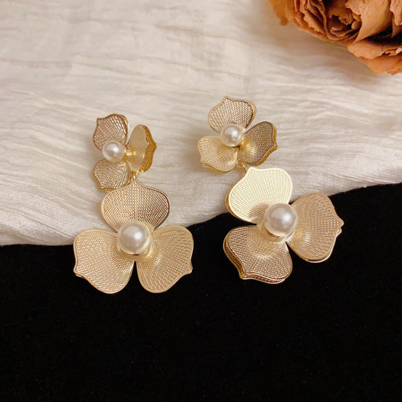 Luxury Metal Double-Layer Pearl & Flower Drop Earrings– Elegant Design