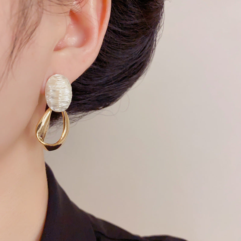 Eaioncol Oval Metal Geometric Drop Earrings Gold