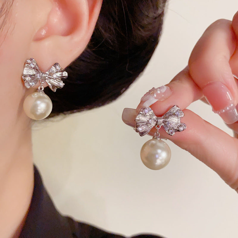 Luxury Zircon Metal Bow & Pearl Earrings – Elegant Design